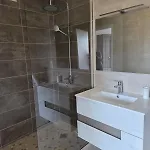 Le Cocon Sarladais, Centre Avec Balcon Et Parking Prive * Сарла-ла-Канеда