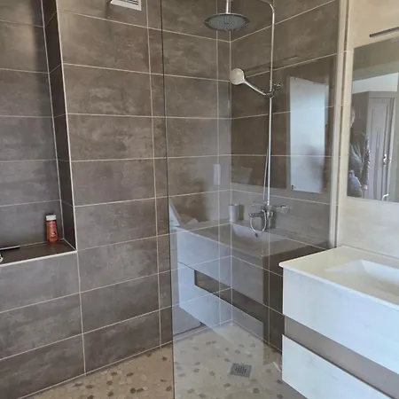 Le Cocon Sarladais, Centre Avec Balcon Et Parking Prive سارلا لا كانيدا